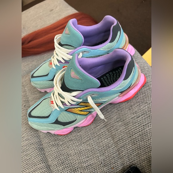 Worn a couple times starting not to like em. Selling them for 150 right now. - Picture 3 of 3